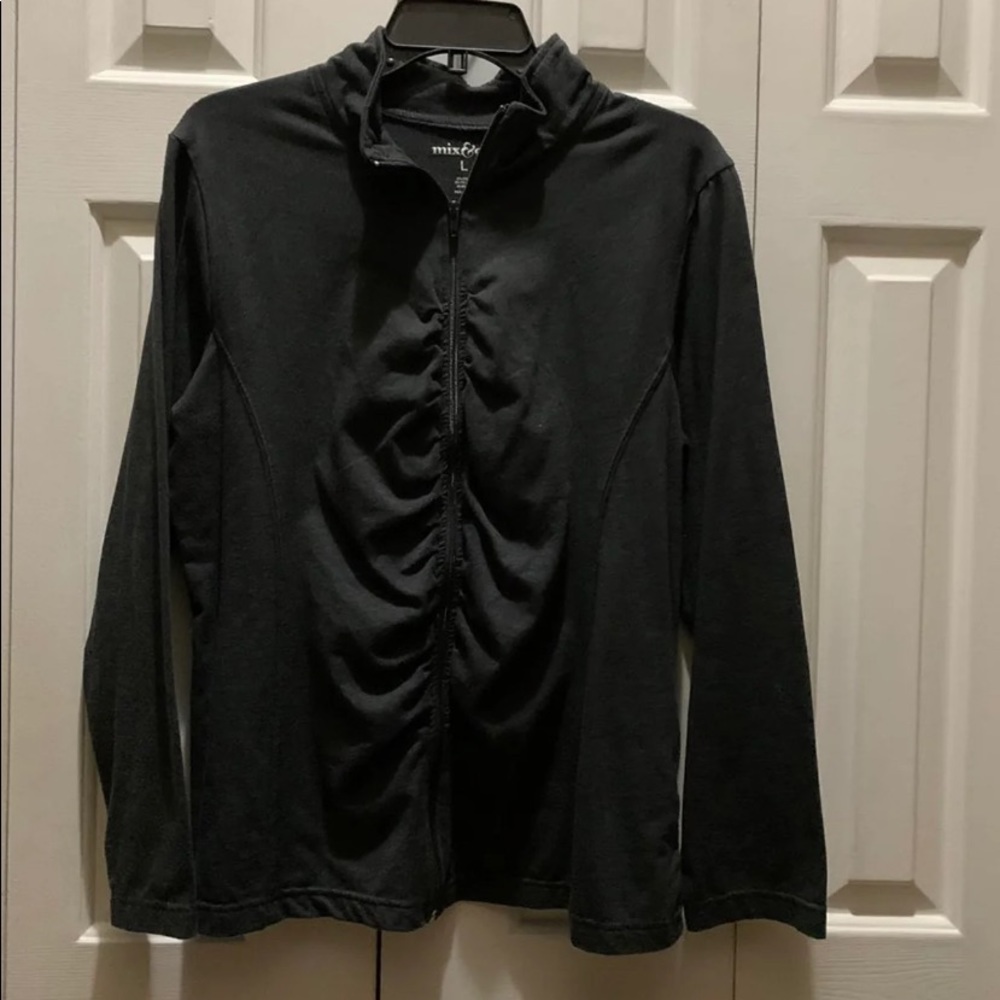 "Mix & Co" Women Front Zipper Clousure Jacket. Size: Large